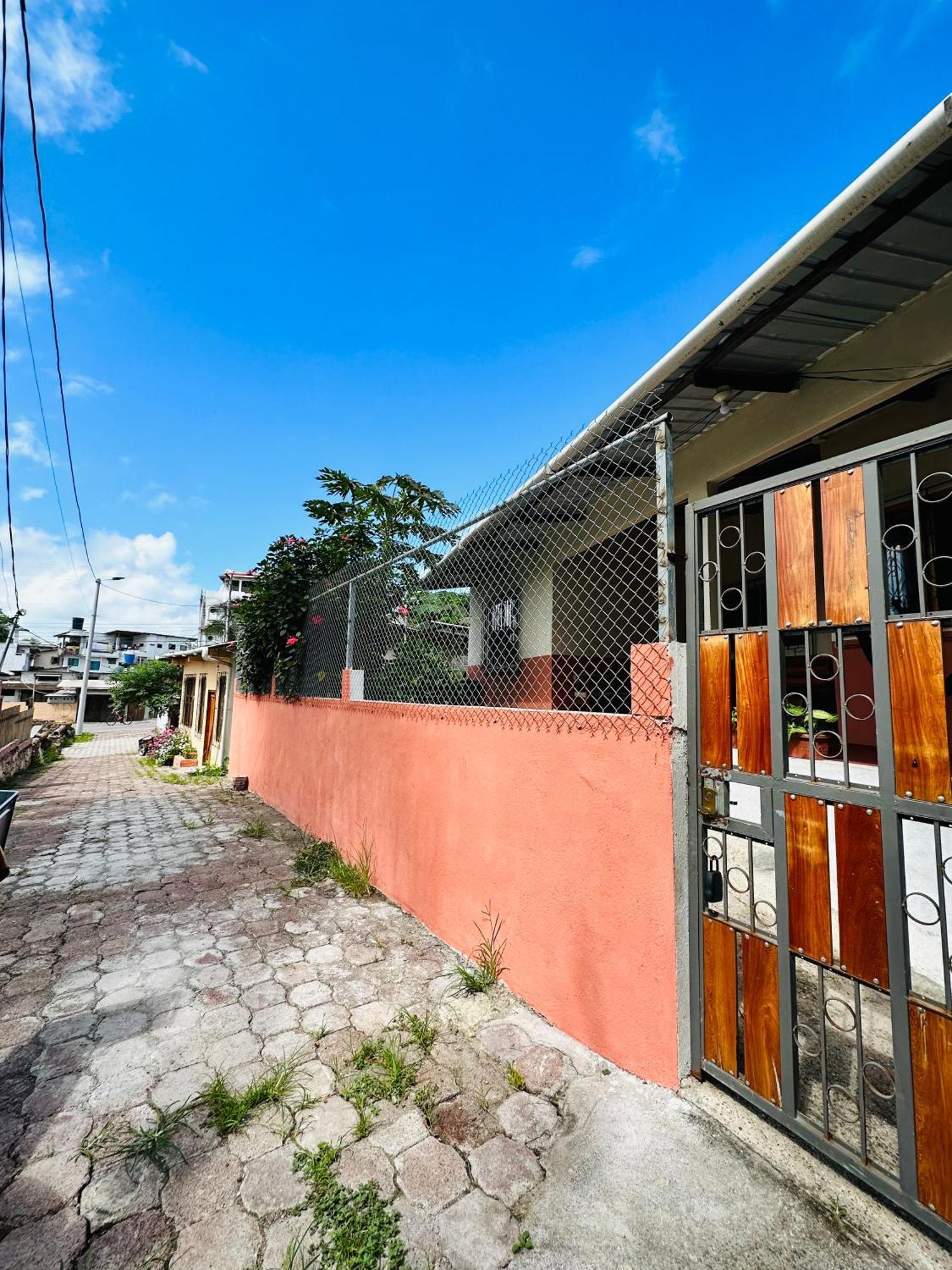 Casa Independiente Puerto Ayora  Buitenkant foto
